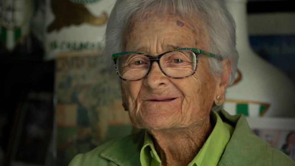 Mercedes, la bética de 84 años que se quedó soltera por amor al equipo: "Ellos buscaban pareja, pero yo era solo Betis"