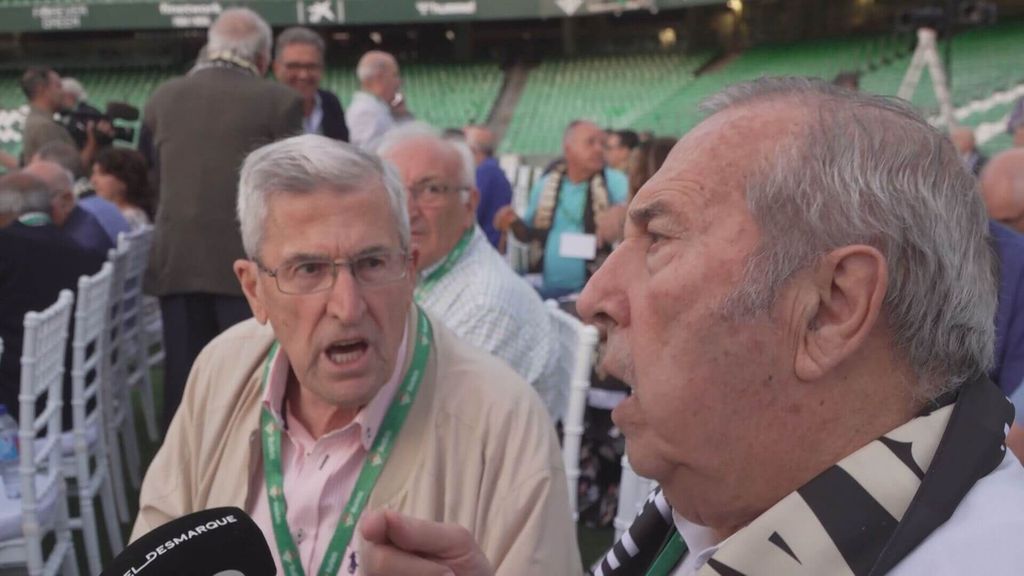 Dos socios veteranos del Real Betis y su lío de fechas: "Este estaba mamando todavía cuando yo era socio"