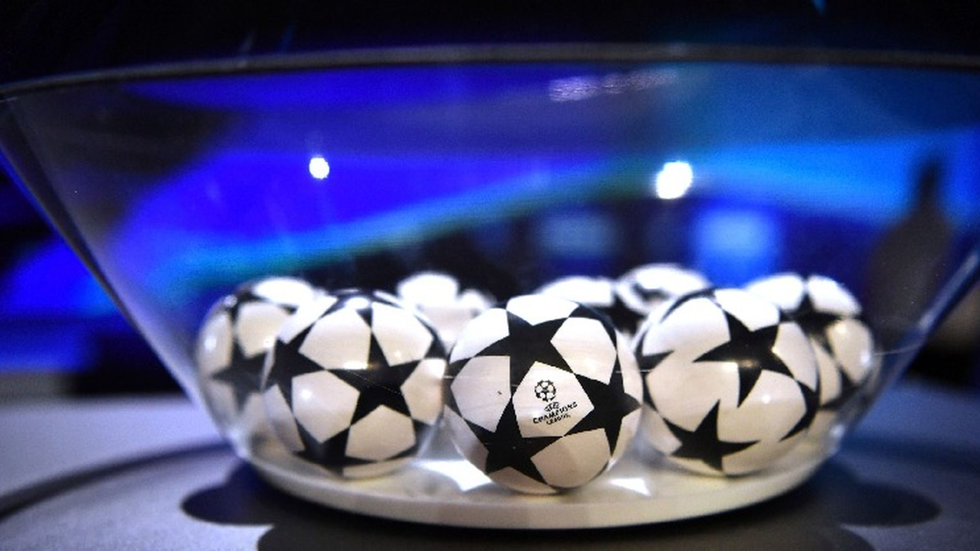 bolas_de_un_sorteo_de_champions.jpeg