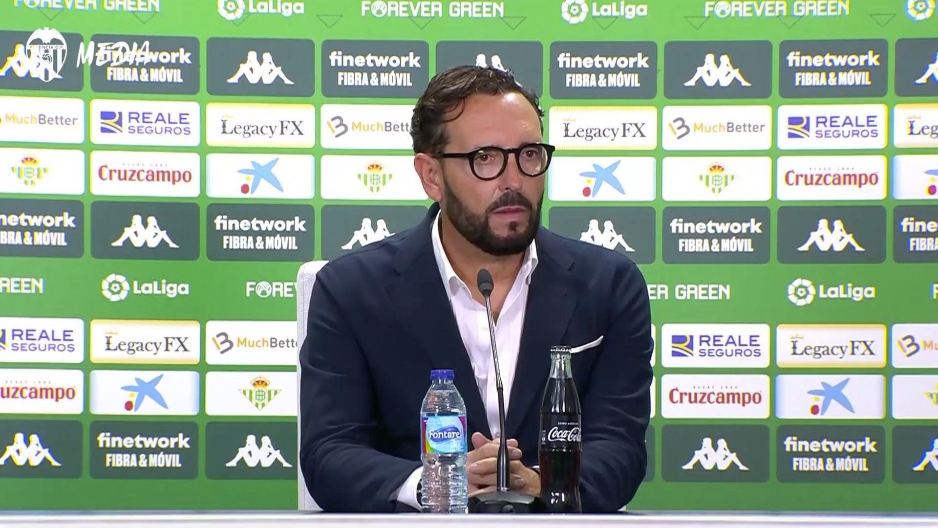 bordalas_en_la_sala_de_prensa_del_benito_villamarin_tras_perder_4_1_001.png