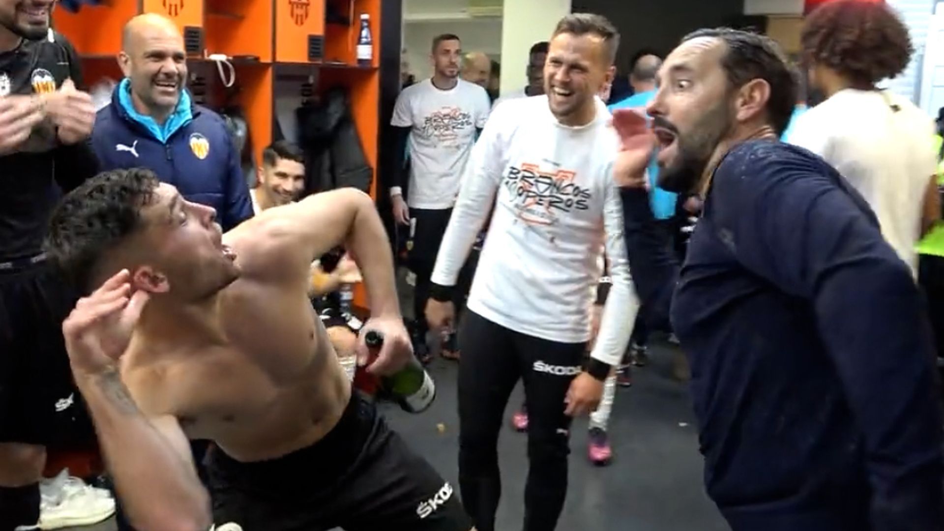 bordalas_y_hugo_duro_celebran_el_pase_a_la_final_de_copa.jpg