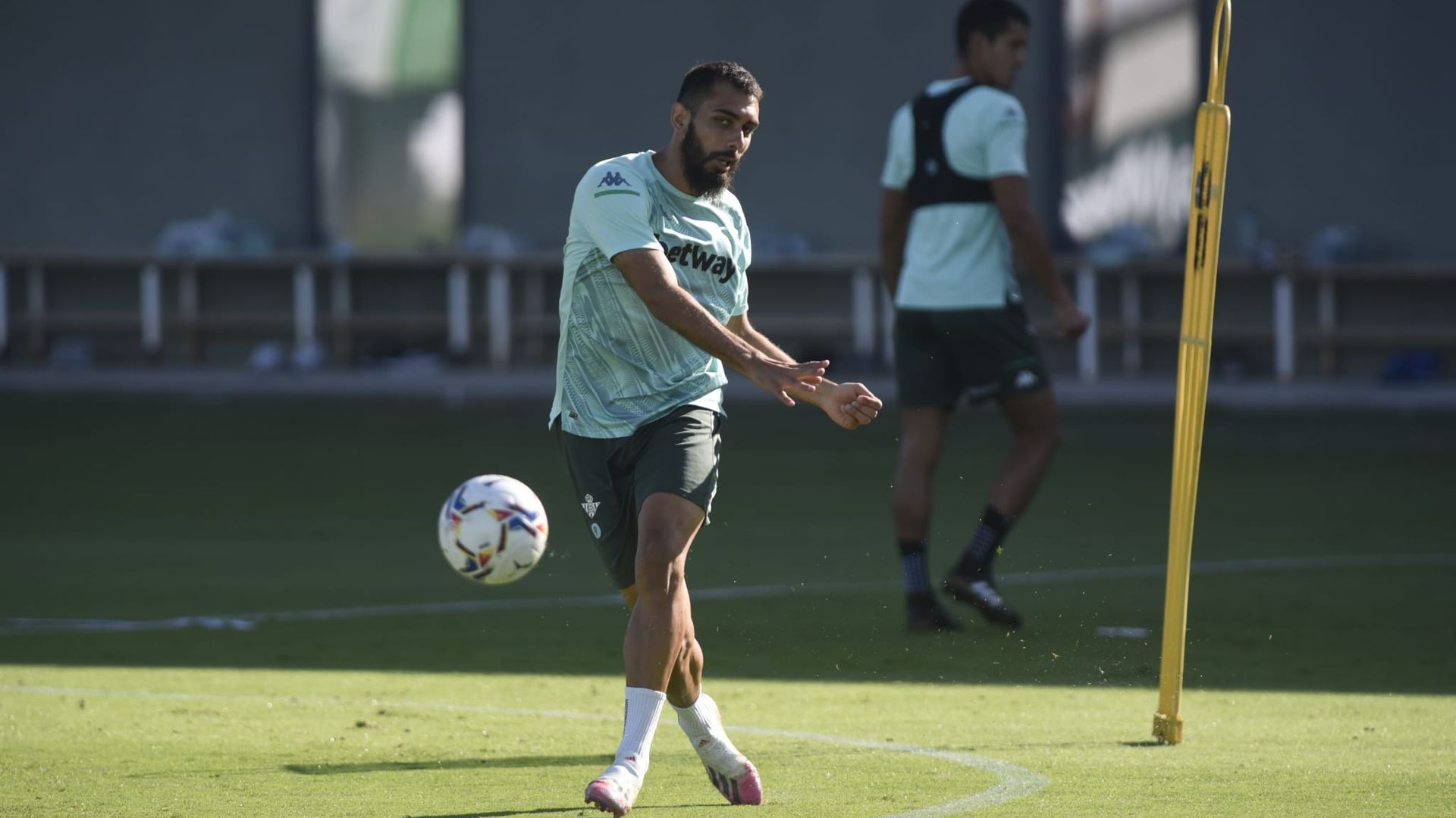 borja_iglesias_en_el_entrenamiento_foto_kiko_hurtado_002.jpeg borja_iglesias_en_el_entrenamiento_foto_kiko_hurtado_002.jpeg