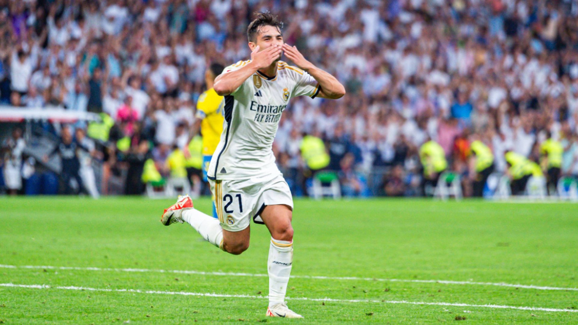 brahim_diaz_infiltrado_del_hombro_derecho_por_una_luxacion_celebrando_el_gol_durante_e_001.jpg brahim_diaz_infiltrado_del_hombro_derecho_por_una_luxacion_celebrando_el_gol_durante_e_001.jpg