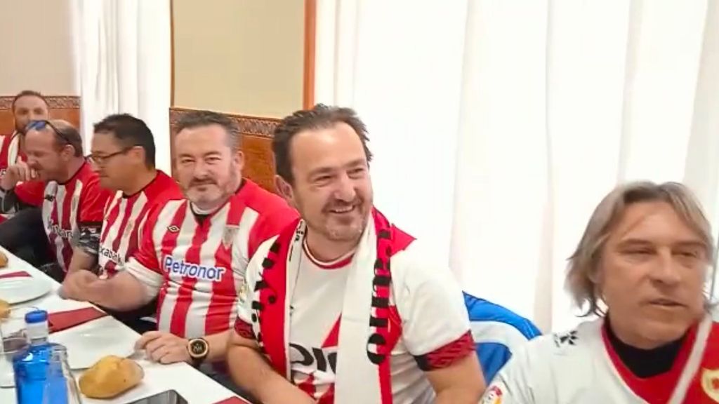Las aficiones de Athletic y Rayo confraternizan en la comida