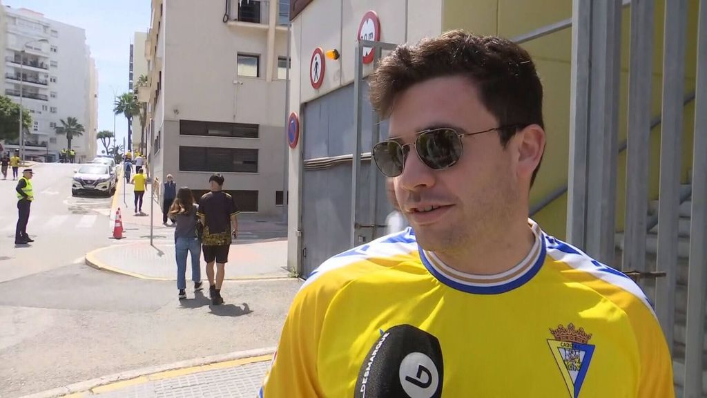 La afición del Cádiz no baja los brazos tras ganar al Getafe: “Hay pocas esperanzas, pero se puede conseguir”