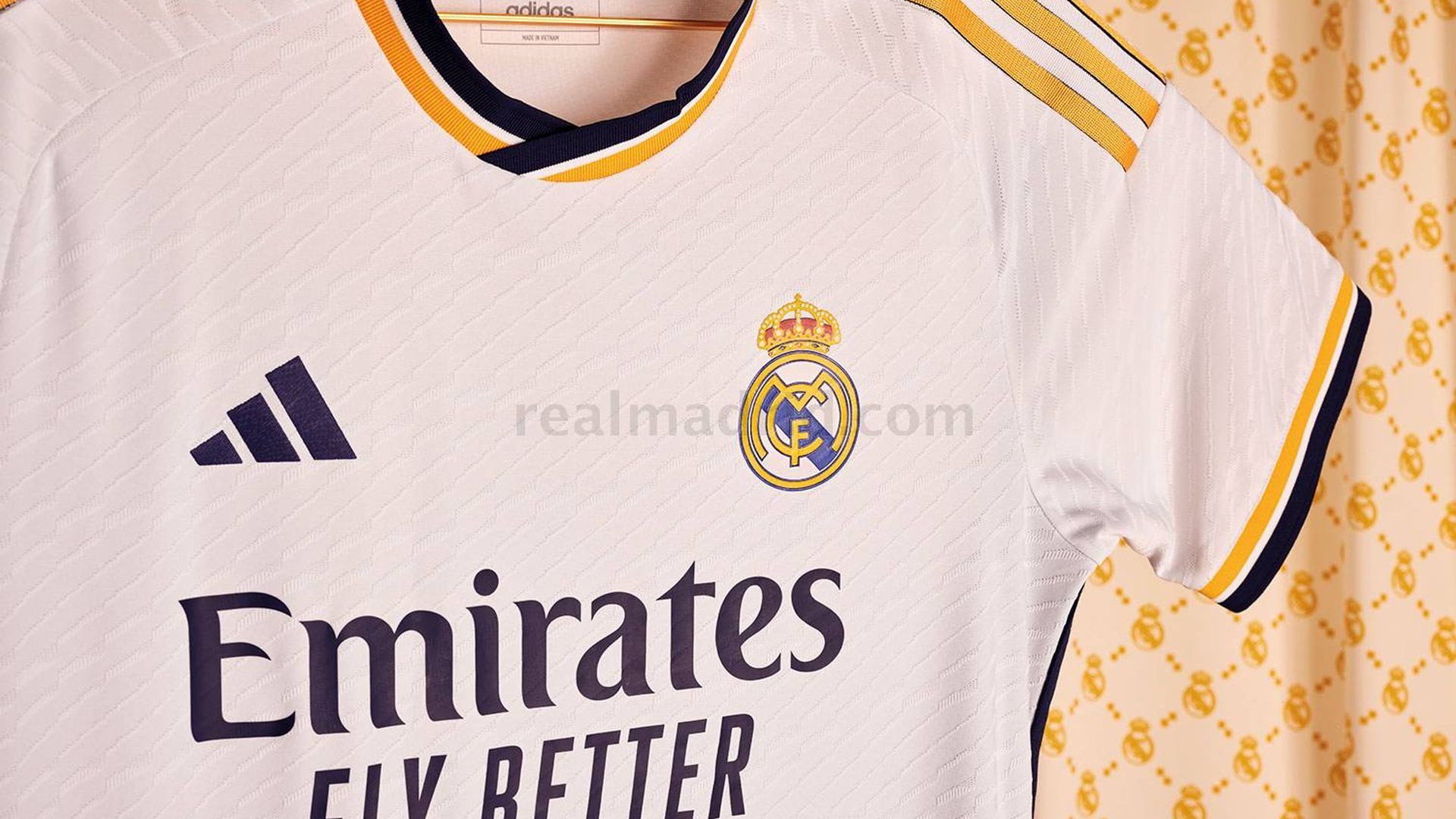 camiseta_del_real_madrid_foto_rm_001.jpg camiseta_del_real_madrid_foto_rm_001.jpg