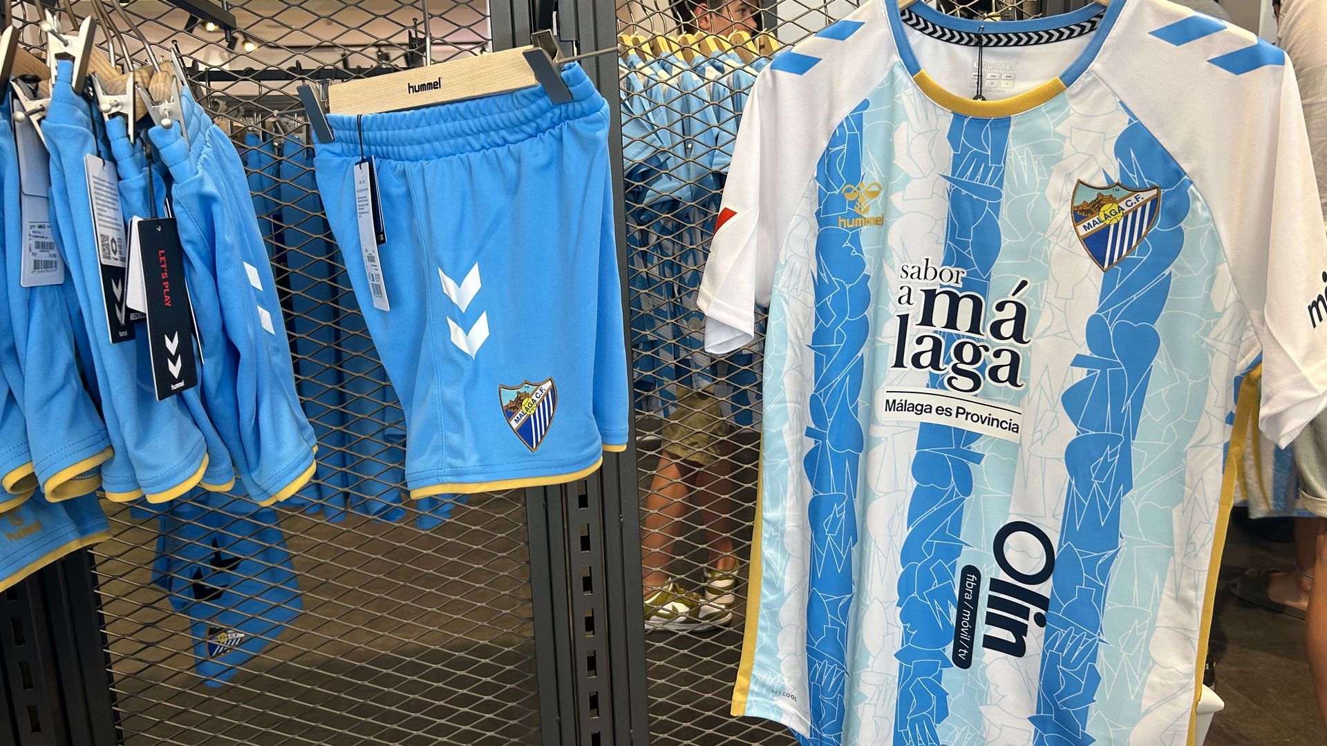camiseta_malaga_24_25_hummel_001jpg_001.jpg