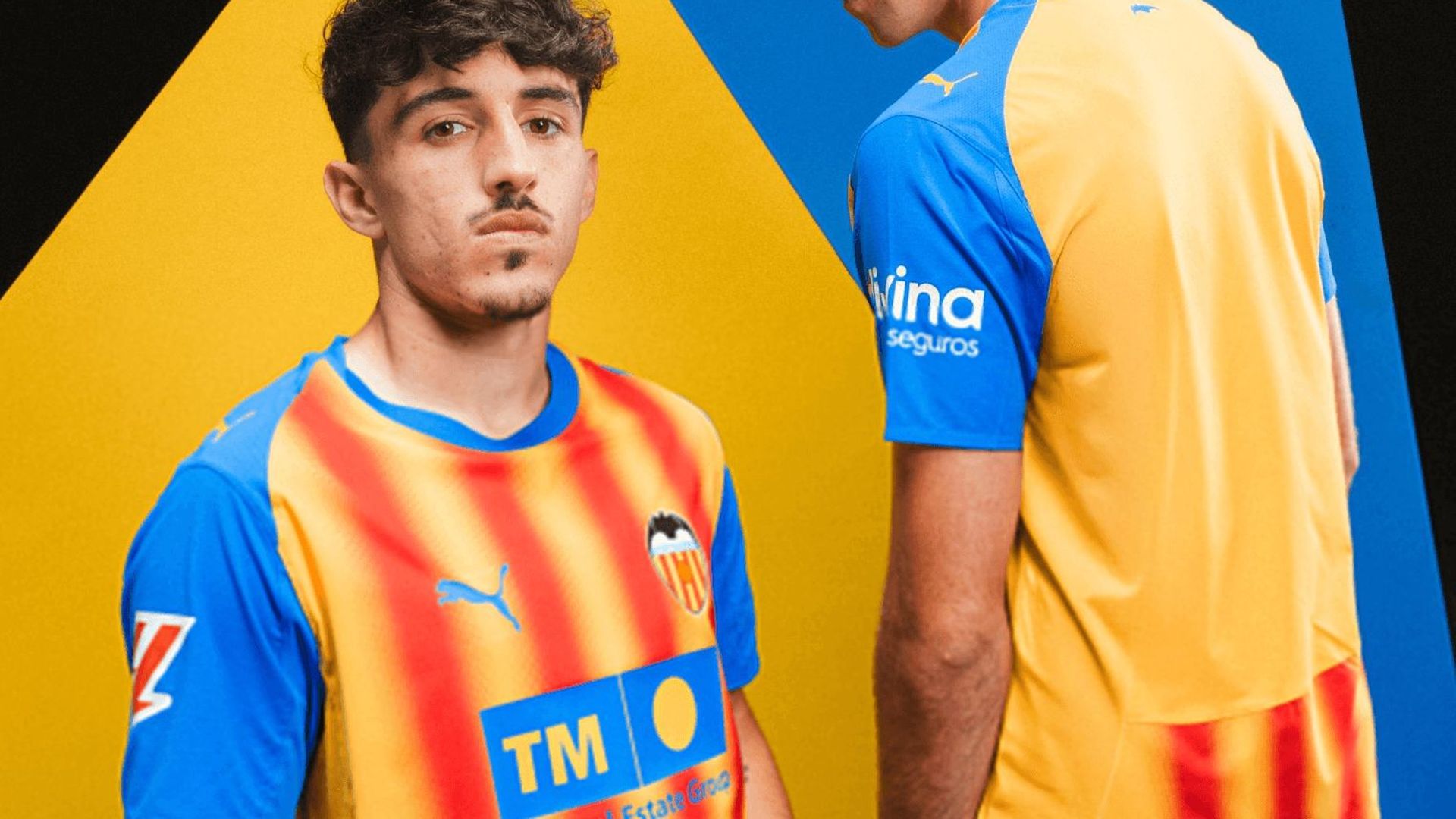 camiseta_senyera_valencia_cf_2025_2026_002.jpeg camiseta_senyera_valencia_cf_2025_2026_002.jpeg