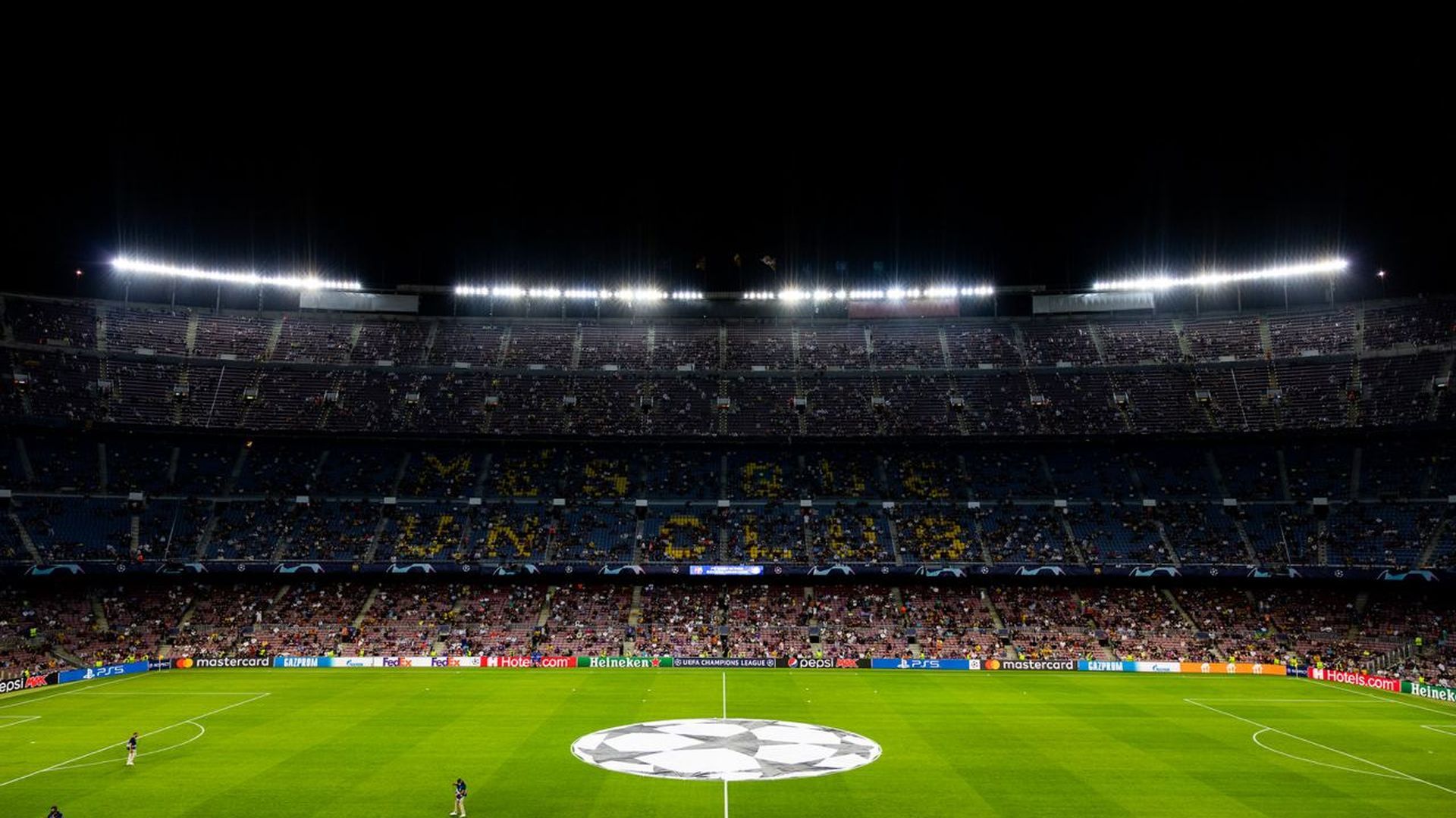 camp_nou_en_un_partido_de_champions_foto_fcb_001.jpg