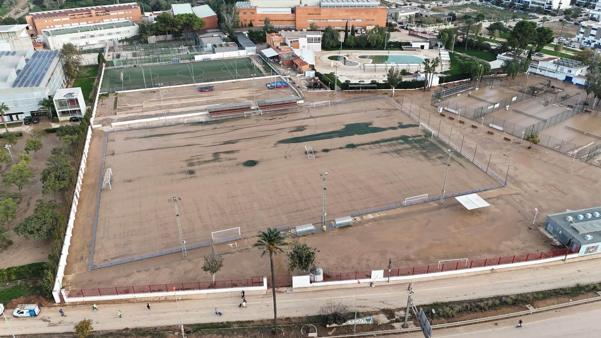 campo_del_polideportivo_catarroja_afectado_por_la_dana.jpeg campo_del_polideportivo_catarroja_afectado_por_la_dana.jpeg