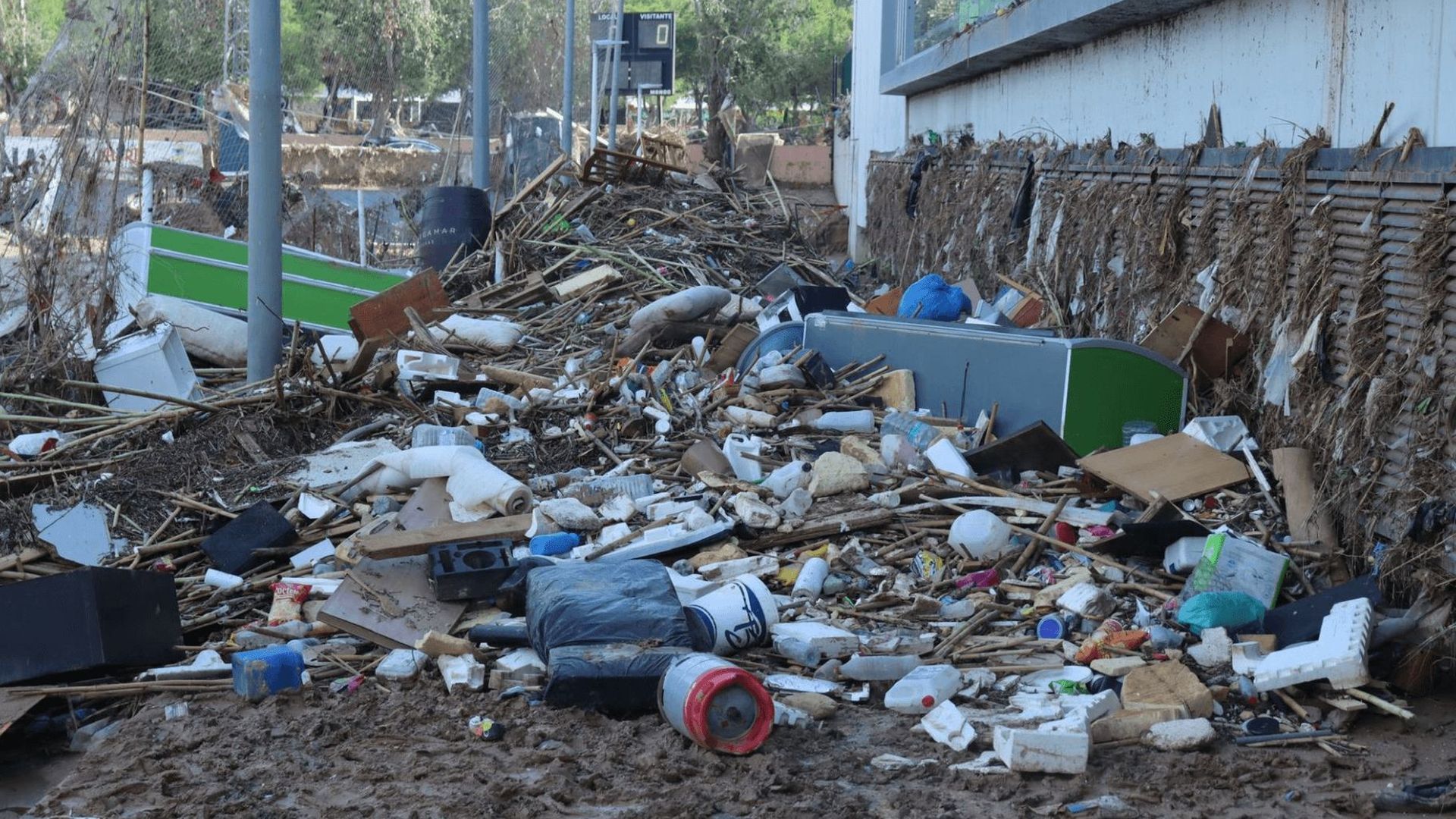 campos_de_futbol_de_la_comunidad_valenciana_devastados_por_la_dana_001.png campos_de_futbol_de_la_comunidad_valenciana_devastados_por_la_dana_001.png