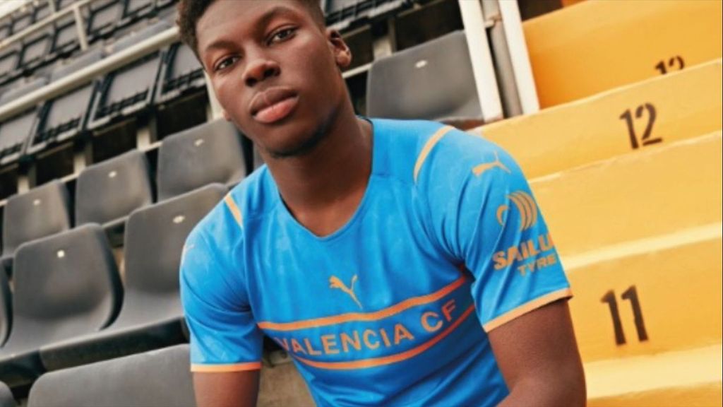 Camiseta homenaje a Mestalla y al murciélago