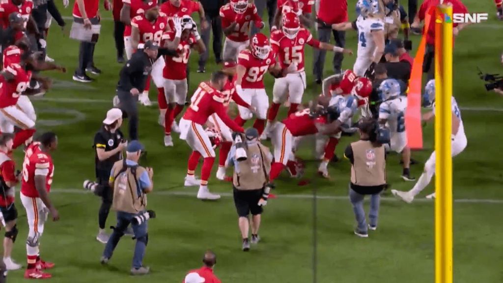 Pelea al final del Chiefs-Lions de la NFL