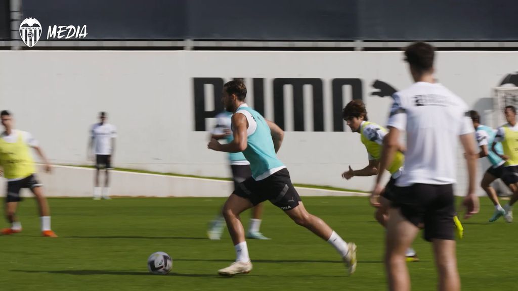 Entrenamiento del Valencia: Guillamón y Cavani están bien