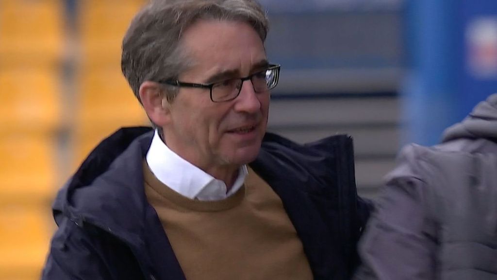 La carrera de Fernando Vázquez tras el gol del Deportivo de la Coruña