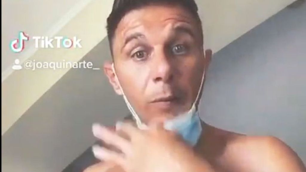 Joaquín y el baile de Tik Tok de la mascarilla