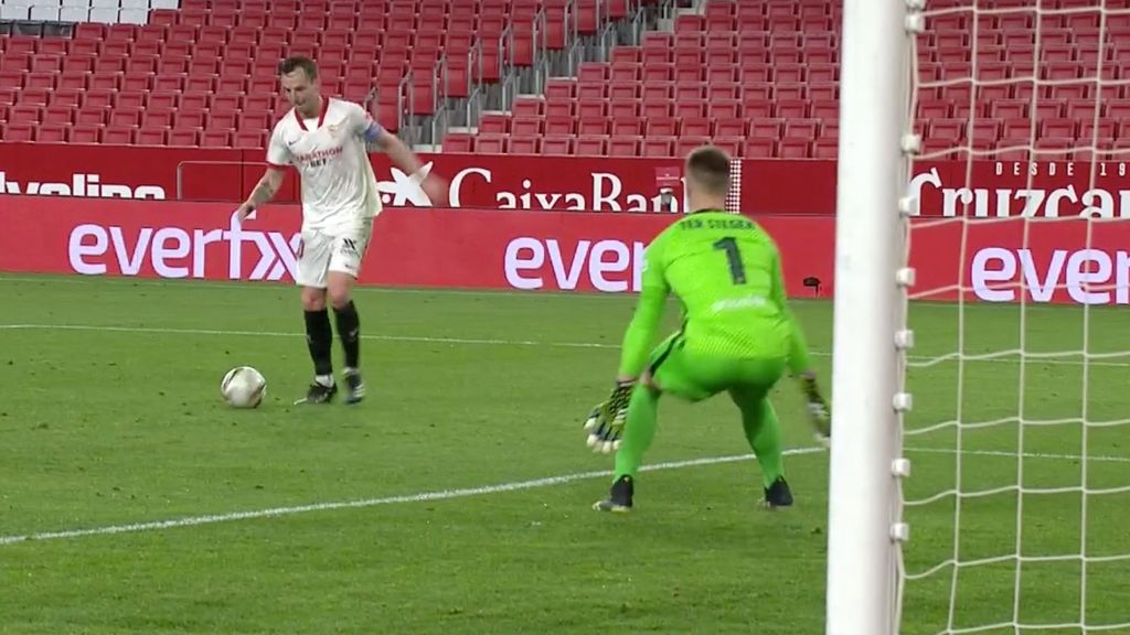 Sevilla 2-0 Barcelona: Gol de Rakitic