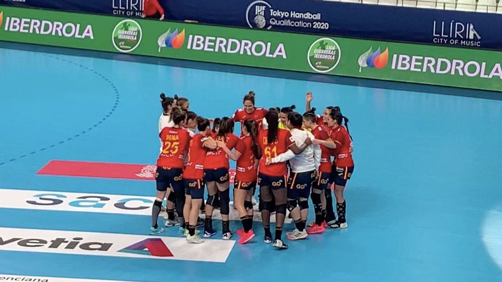 La celebracion de nuestras guerreras del balonmano español tras conseguir el pase a los JJOO