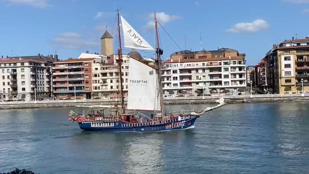 Los veleros ‘prueban’ la Ría para la gabarra