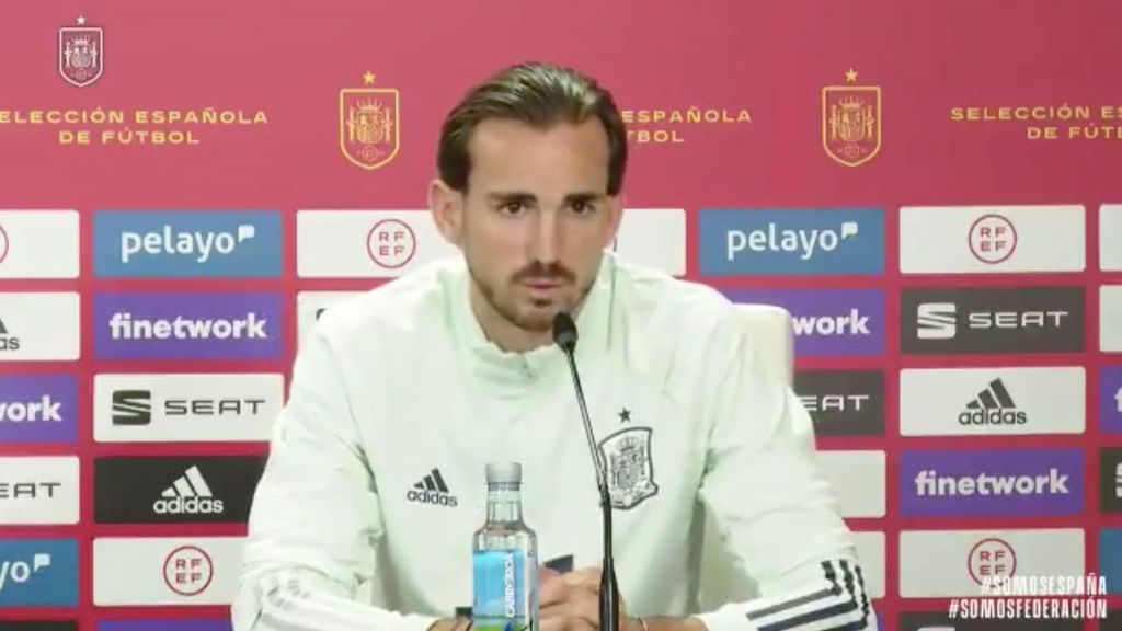 Fabián, con España: "Estoy muy contento de volver a jugar en el Benito Villamarín"