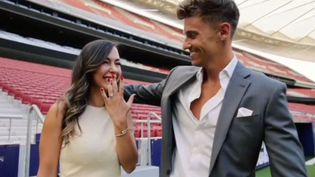 Marcos Llorente le pide matrimonio a su novia en el Wanda Metropolitano