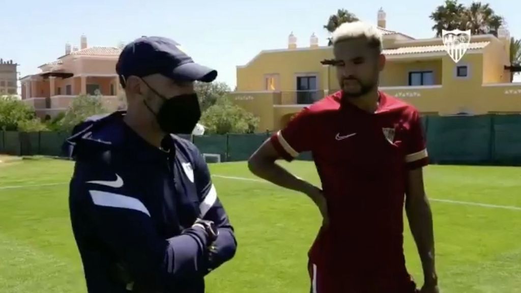 En-nesyri a Monchi, hablando de salidas de futbolistas del Sevilla: "Yo no me voy de aquí"
