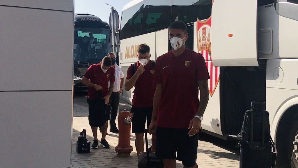 El Sevilla viaja sin Koundé que negocia su salida