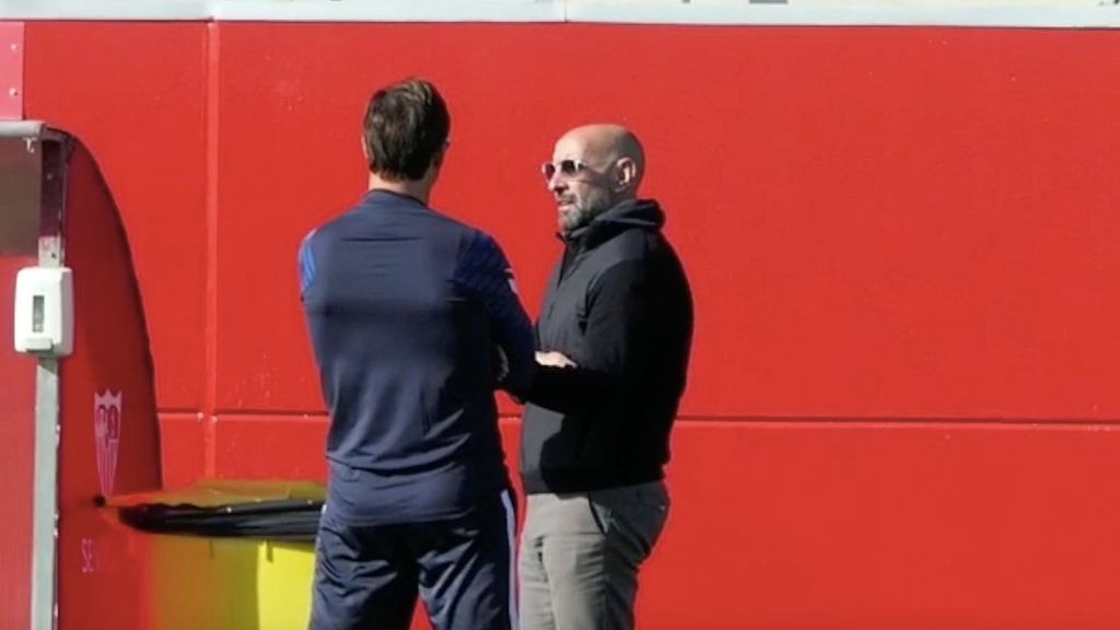 Entrenamiento del Sevilla: La intensa conversación entre Lopetegui y Monchi tras el empate frente a Osasuna