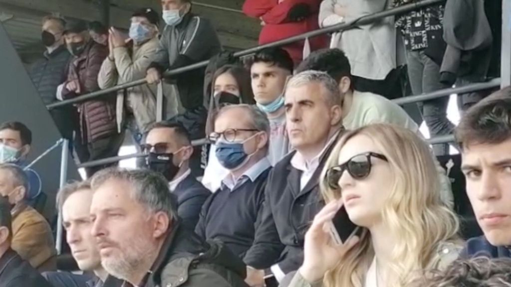 Luis Campos en A Madroa viendo el juvenil del Celta