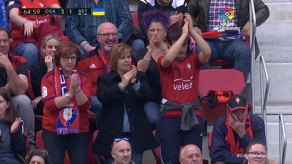 Osasuna 3-2 Betis: Aplausos a Joaquín en el Sadar tras anunciar su retirada