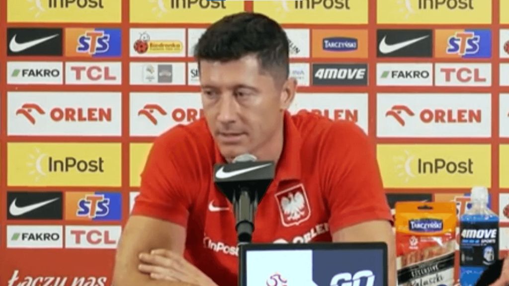 Robert Lewandowski atiza a Xavi Hernández al compararlo con Hansi Flick: “Es diferente y se nota”