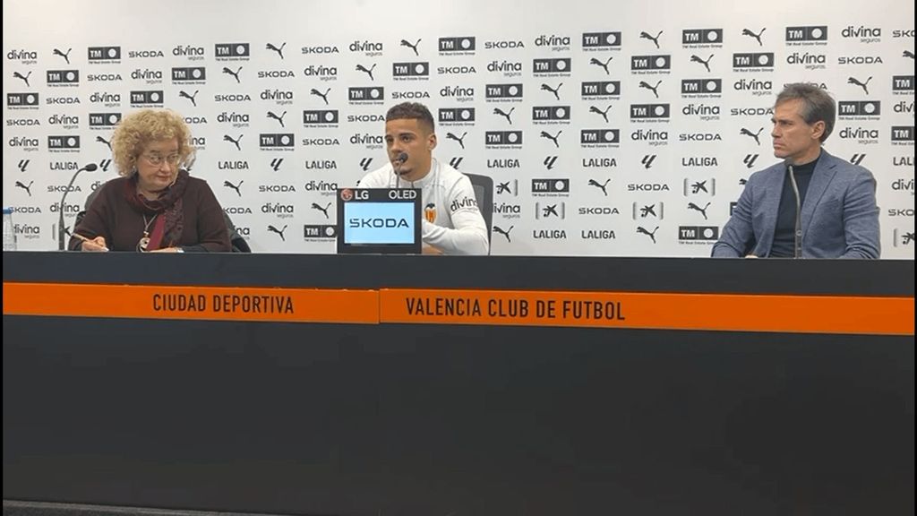 Max Aarons dice que le ha impresionado Mosquera en el Valencia