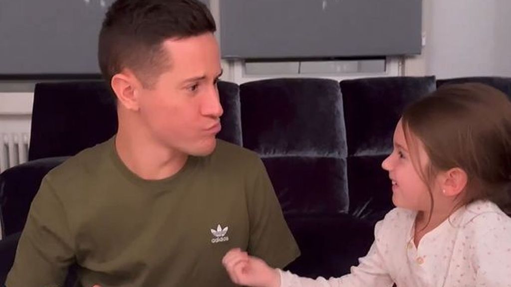 Ander Herrera vacilando a su hija
