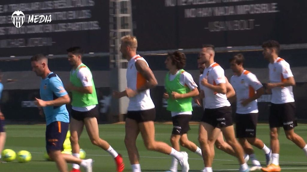 Entrenamiento del Valencia: Gabriel Paulista vuelve al grupo