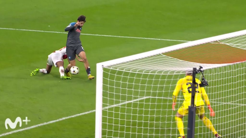 Goles y asistencias de Kvaratskhelia en la fase de grupos de la Champions 22-23 38221