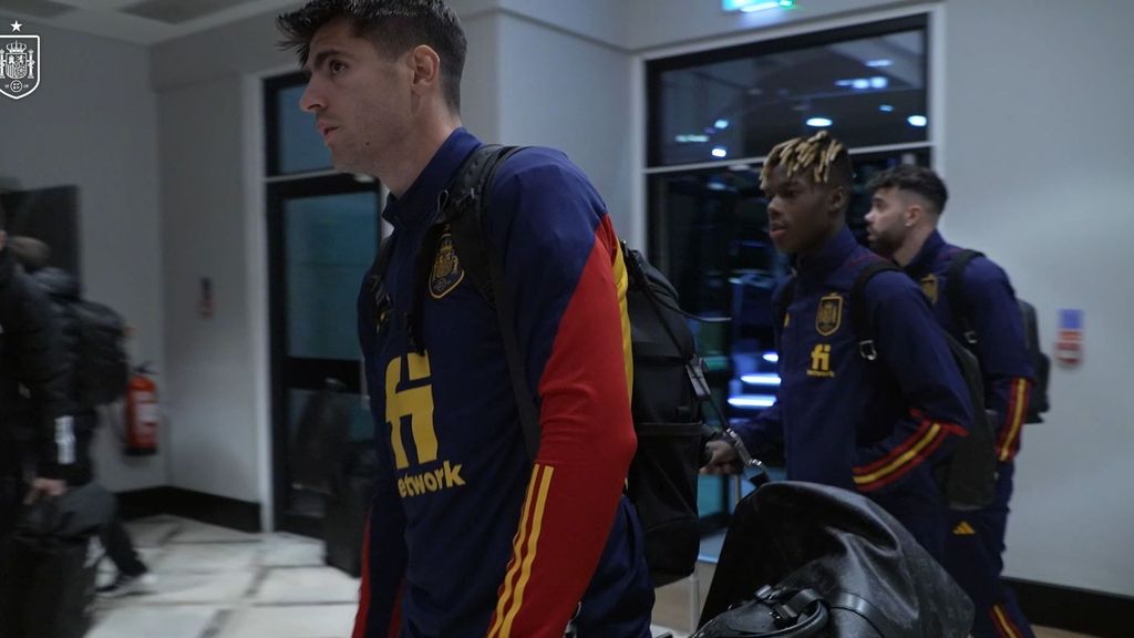 España llega al hotel de concentración antes de jugar con Escocia