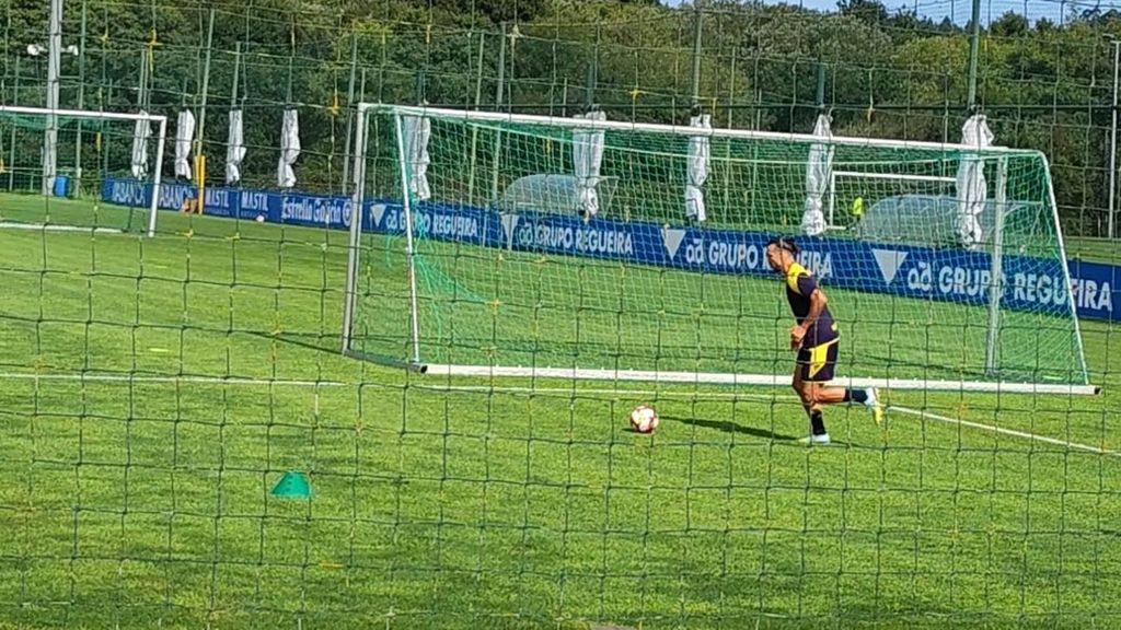 Pablo Martínez entrena al margen