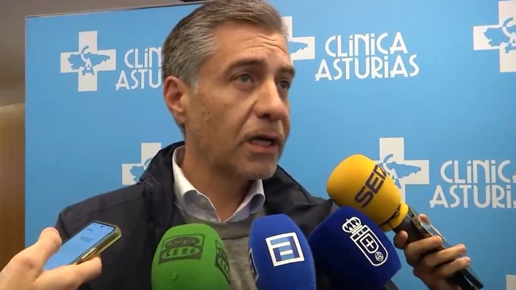 Martín Peláez, Presidente del Oviedo, sobre el césped del Carlos Tartiere