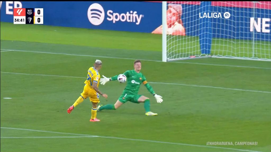 El mano a mano de Ter Stegen que evitó que el Cádiz se adelantara en el marcador