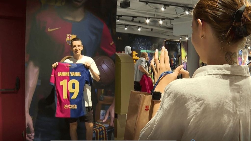 La camiseta de Lamine Yamal, la más deseada en la tienda del Barça: "Es la esperanza del club"