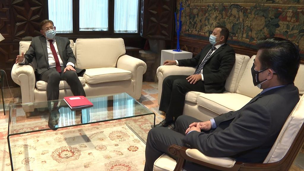 Anil Murthy y Joey Lim se reúnen con Ximo Puig  por el Nuevo Estadio