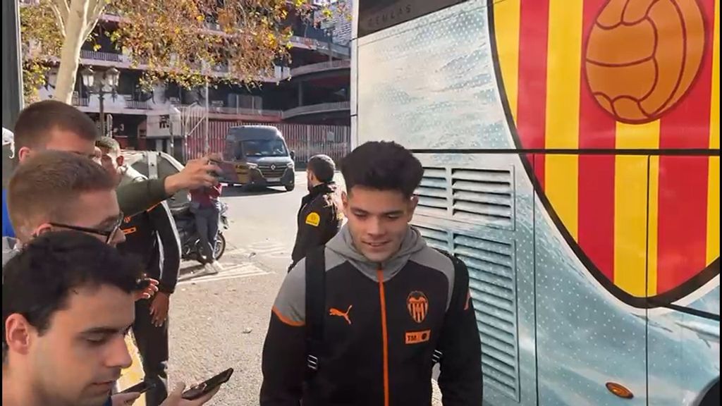 Concentración del Valencia para antes del partido de octavos de Copa frente al Celta