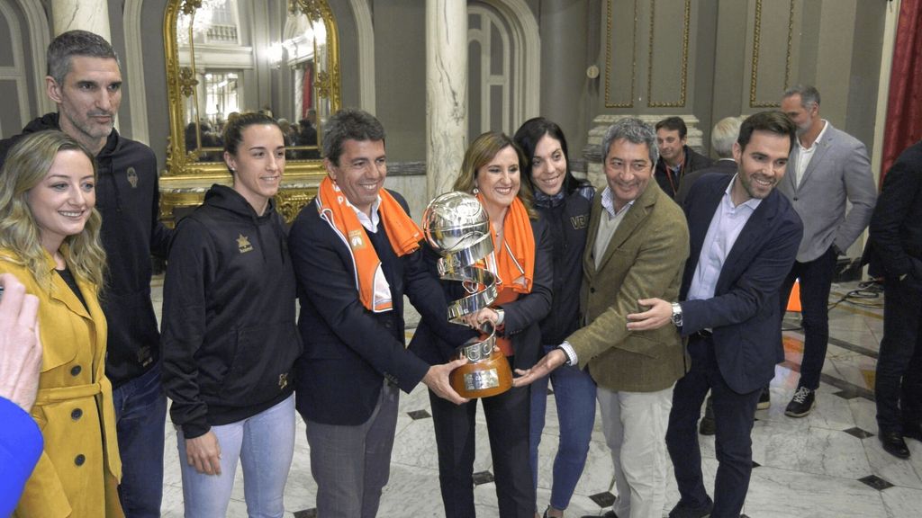 Valencia Basket Femenino recibido en Valencia como campeón