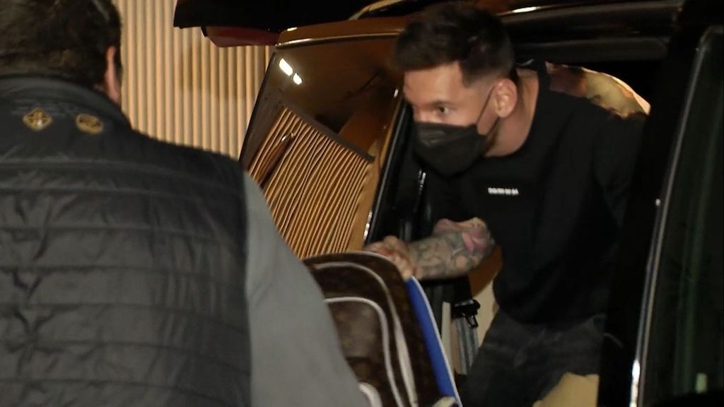 Messi regresa a Barcelona para firmar su renovación con el Barça (4 de agosto 2021)