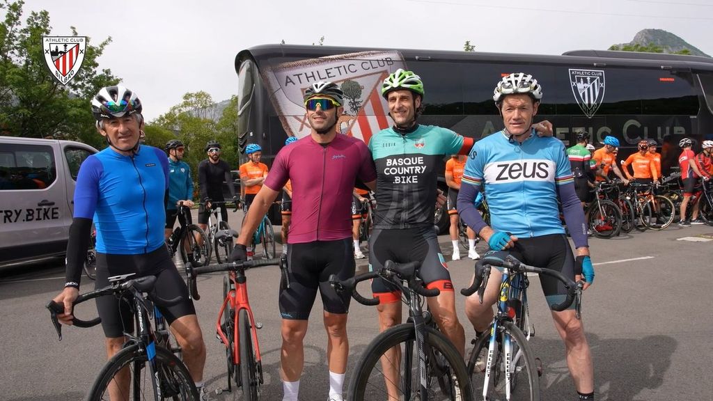 La tradicional subida en bici a Urkiola para cerrar al temporada
