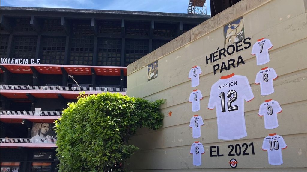 Camisetas del Valencia contra Peter Lim