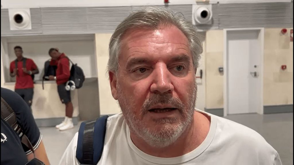 Declaraciones de Manuel Vizcaíno tras el aterrizaje del avión del Cádiz en Sevilla en su vuelo fallido a El Salvador