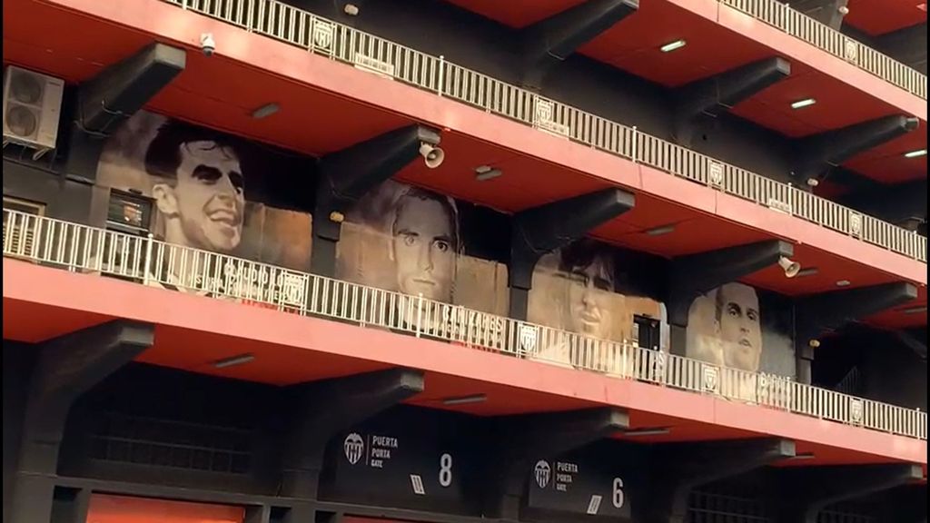 Todas las lonas que hay en Mestalla antes que la de Villa