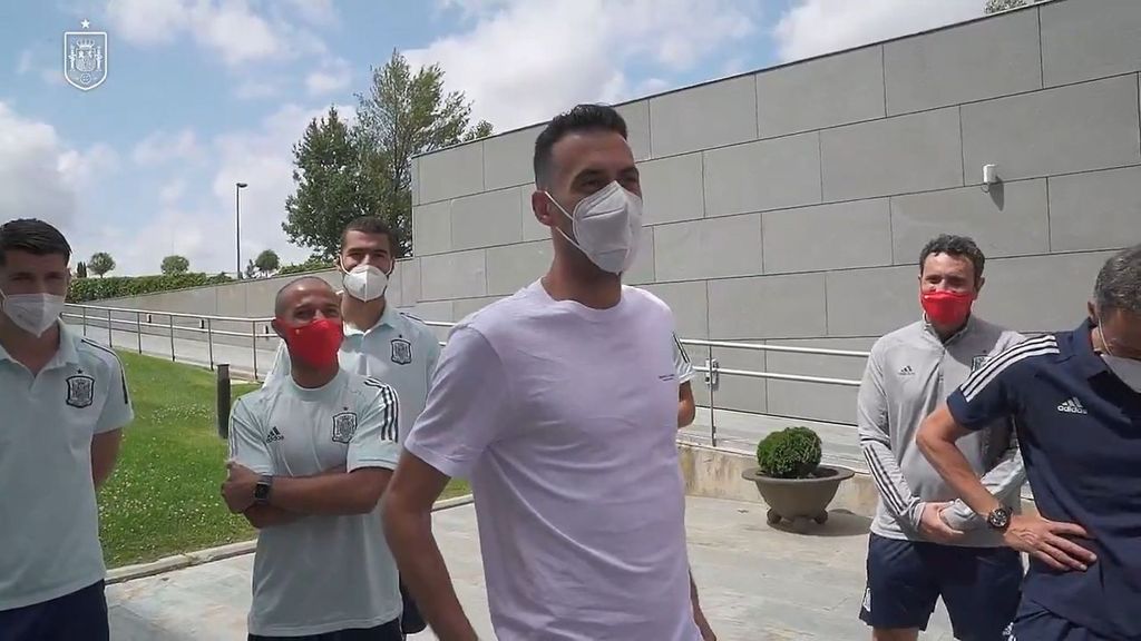 Así ha sido el reencuentro de Busquets con sus compañeros de Selección