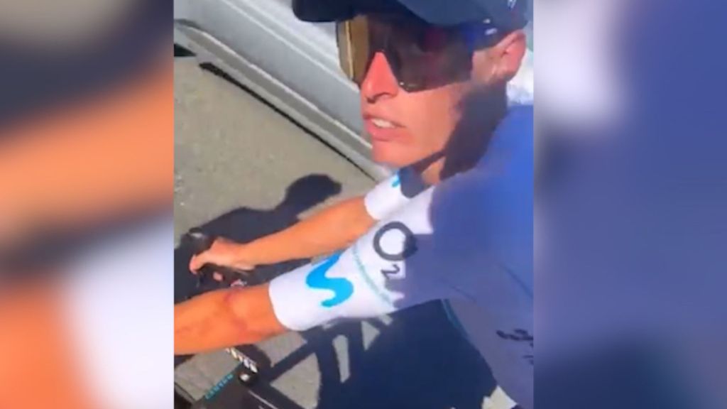 (Mediset) "¿Te han dado alguna vez una hostia?": el tenso encontronazo de un aficionado con Enric Mas que avergüenza al ciclismo